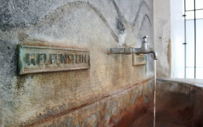 Mineralwasser für die Bürger im Brunnenhäusle in Bad Überkingen