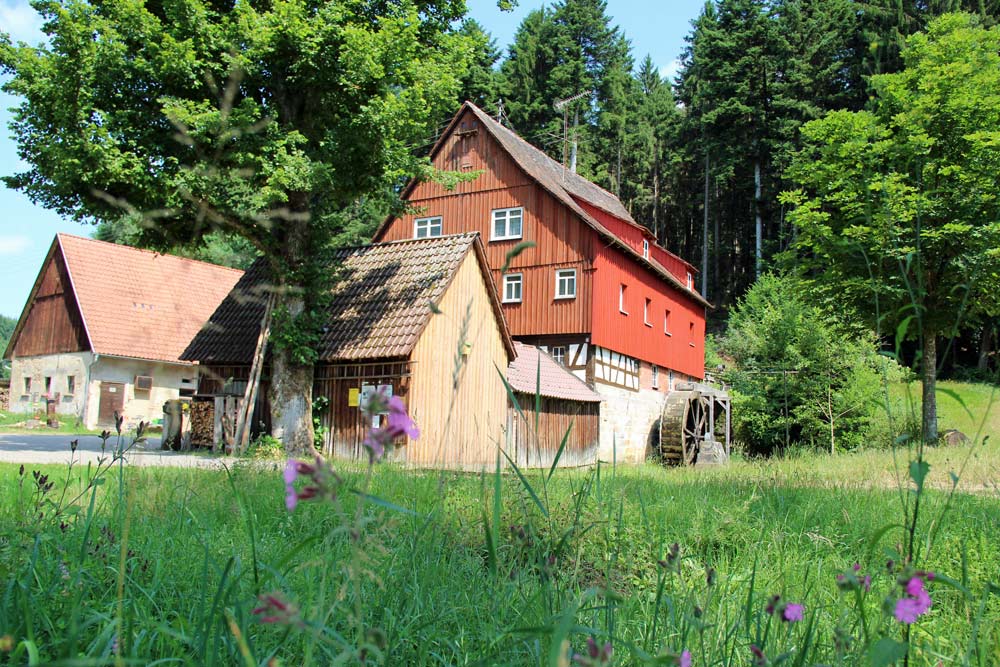 Blühende Wiesen und Mühlen im Rottal – mit dem E-Bike durch den Welzheimer Wald