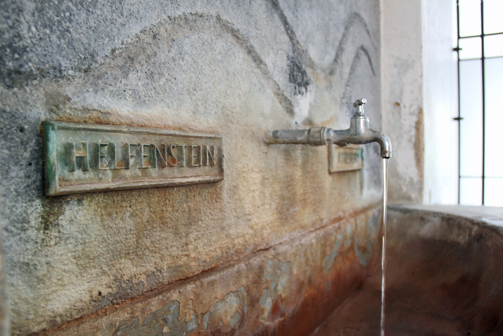 Mineralwasser für die Bürger im Brunnenhäusle in Bad Überkingen