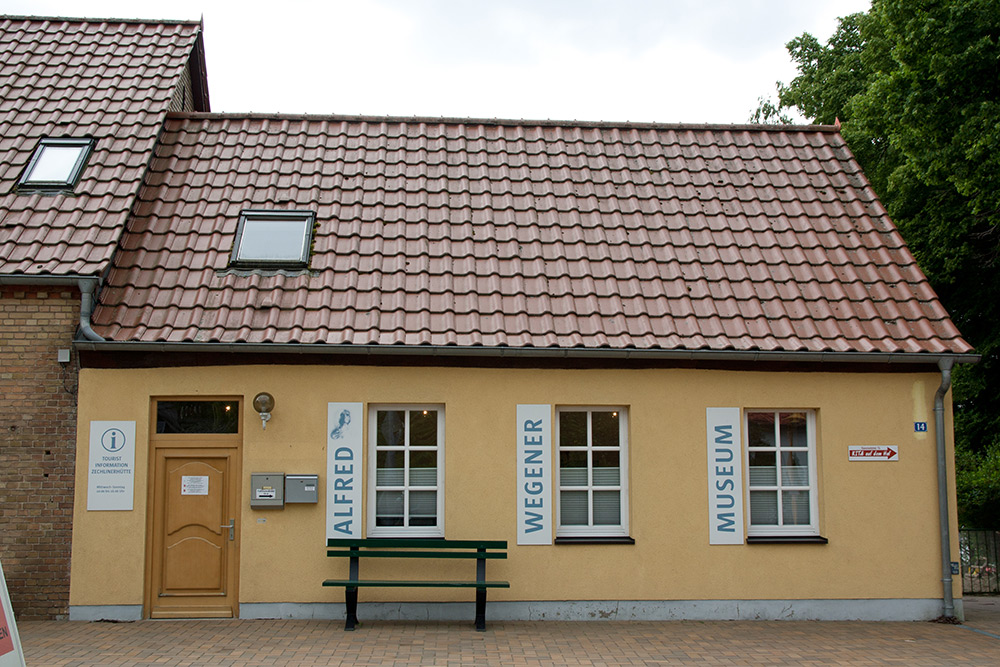 Brandenburg-Zechlinerhuette-Schlabornsee-Alfred-Wegener-Museum