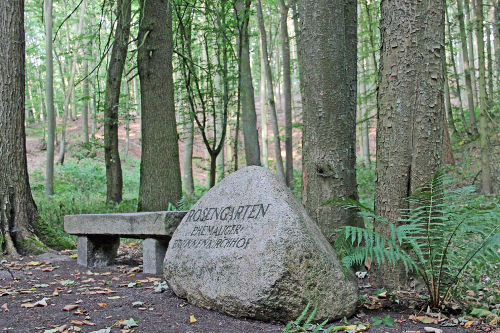 Verschwundene Gräber und ein versteckter See – Wanderung mit Fontane vom Rosengarten zum Baa-See
