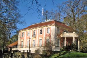 Schloss Bad Freienwalde, Spaziergang mit Fontane und Karl Weise im Schlosspark