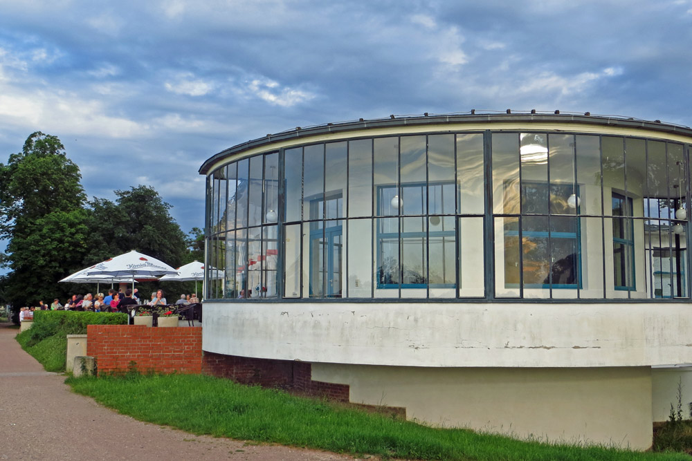Ausflugslokal Kornhaus Dessau direkt am Elberadweg, Bauhausarchitekt Flieger
