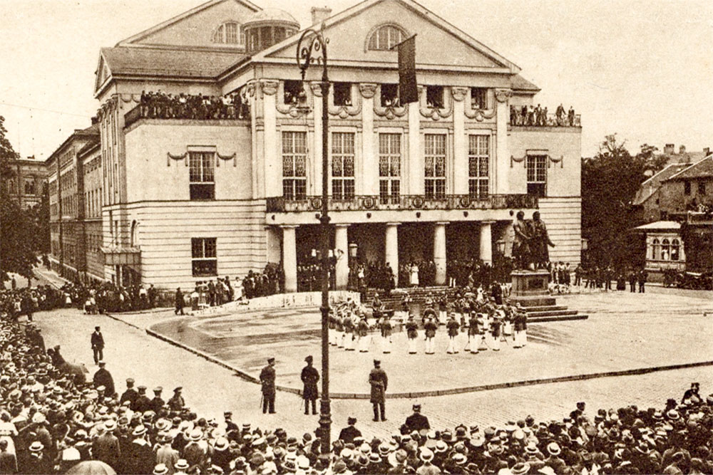 Postkarte Nationalversammlung der Weimarer Republik im Deutschen Nationaltheater (21.08.1919)