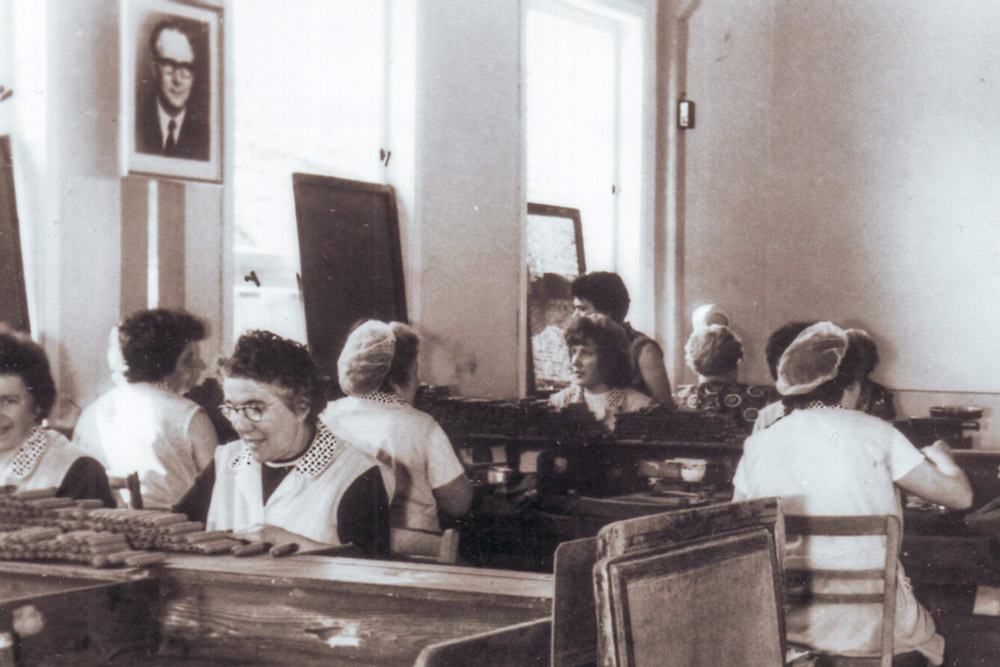 Arbeiterinnen bei der Zigarrenproduktion in Dingelstädt (1970er Jahre)