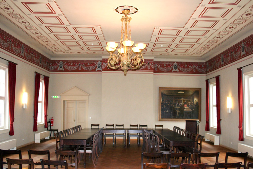 Historischer Saal in der Gedenkstätte Tivoli in Gotha